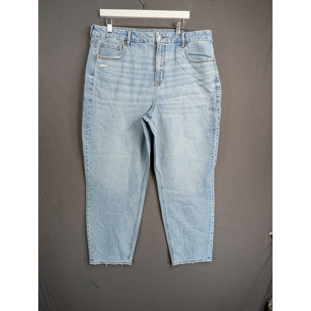 American Eagle Curvy Mom Jean Super High-Rise Strigid 18 Short Light Wash 8541